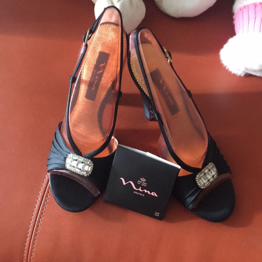NWOT Nina Sandal